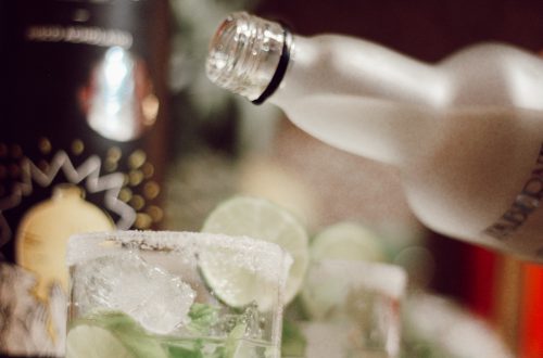 Polskie Alkohole: Odkryj Tradycyjne Smaki na Twoim Stole