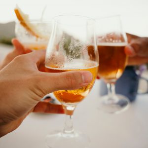Jakie są tradycyjne greckie alkohole? Wódka czy ouzo? Przekonaj się!